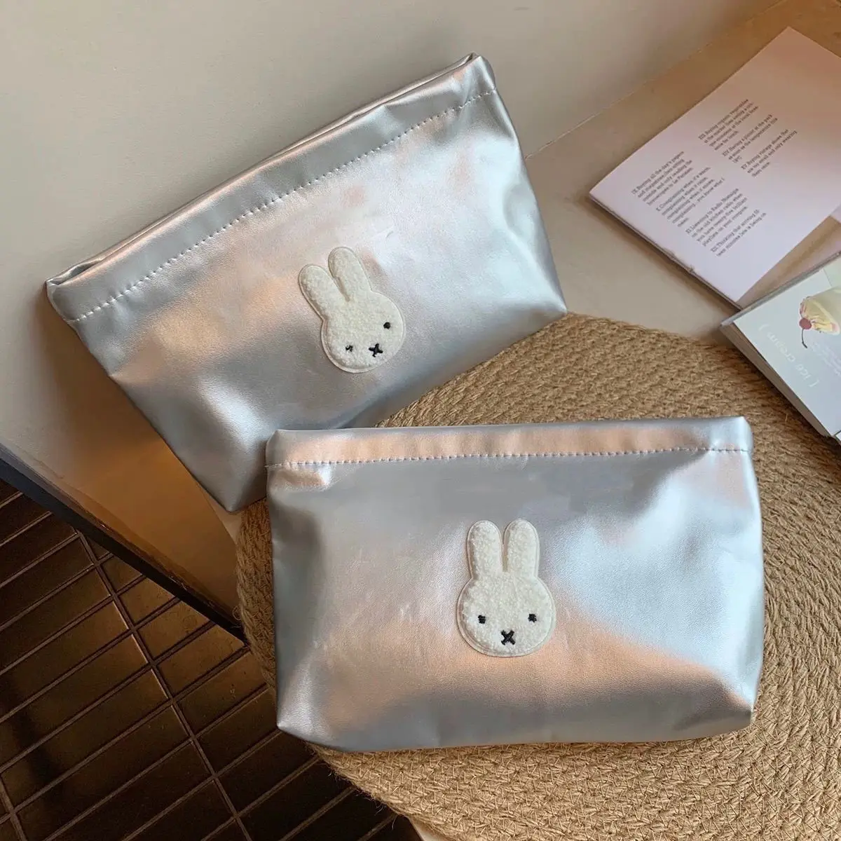 Women'S Bags Going Out - กระเป๋าเครื่องสำอางลายการ์ตูนมิฟฟี่ กระเป๋าใส่ของใช้ส่วนตัวแบบพกพาความจุขนาดใหญ่ ดีไซน์สร้างสรรค์สำหรับการเดินทาง กระเป๋าเก็บของแบบมีซิปสำหรับผู้หญิง