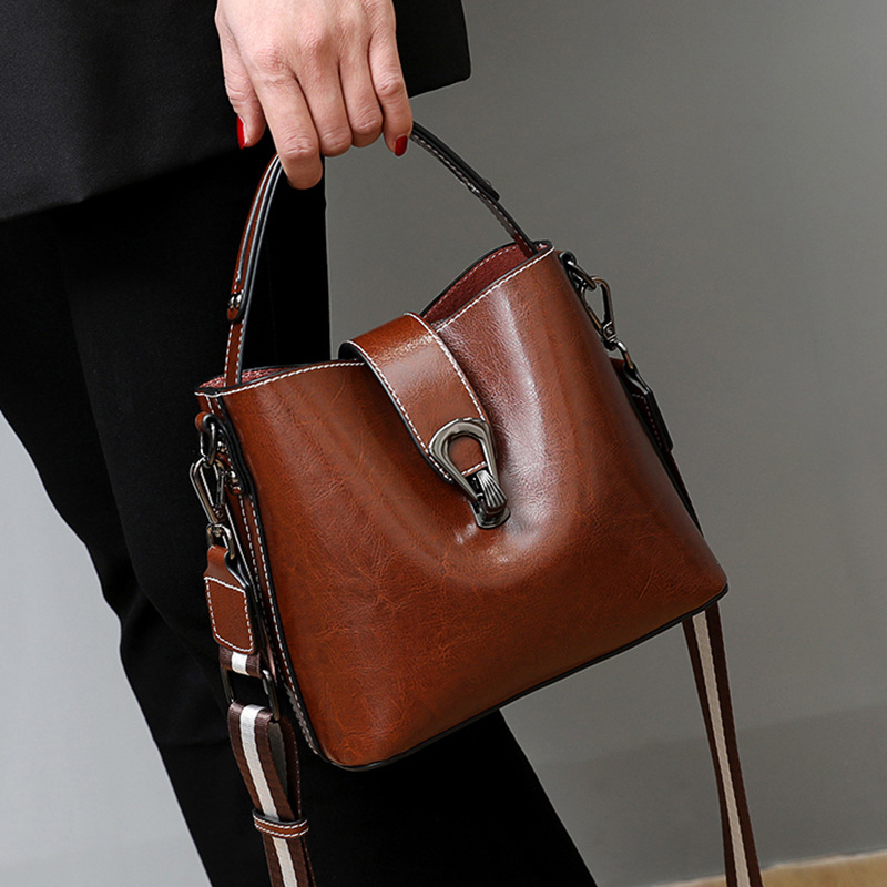 Doctor Bag Leather - น้ํามันจริงขี้ผึ้งหนังผู้หญิงกระเป๋า Casual และกระเป๋าถือขนาดใหญ่ความจุสุภาพสตรี Cowhide แฟชั่น Crossbody