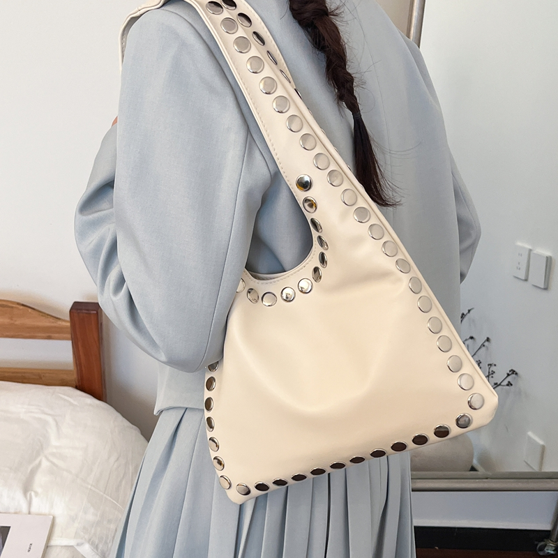 กระเป๋าสะพายไหล่ขนาดใหญ่ลดราคา - Women Bags Discount บทวิจารณ์และราคา