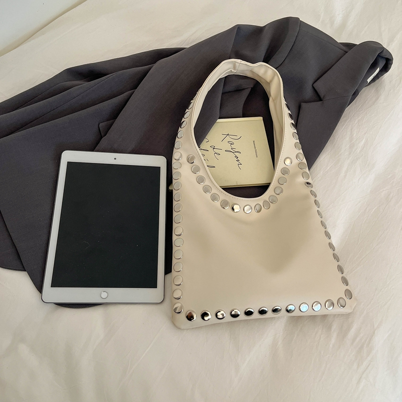 กระเป๋าสะพายไหล่ขนาดใหญ่ลดราคา - Women Bags Discount บทวิจารณ์และราคา