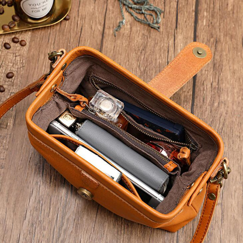 กระเป๋าสะพายหนังแท้ของผู้หญิง  - Doctor Bag Leather บทวิจารณ์และราคา